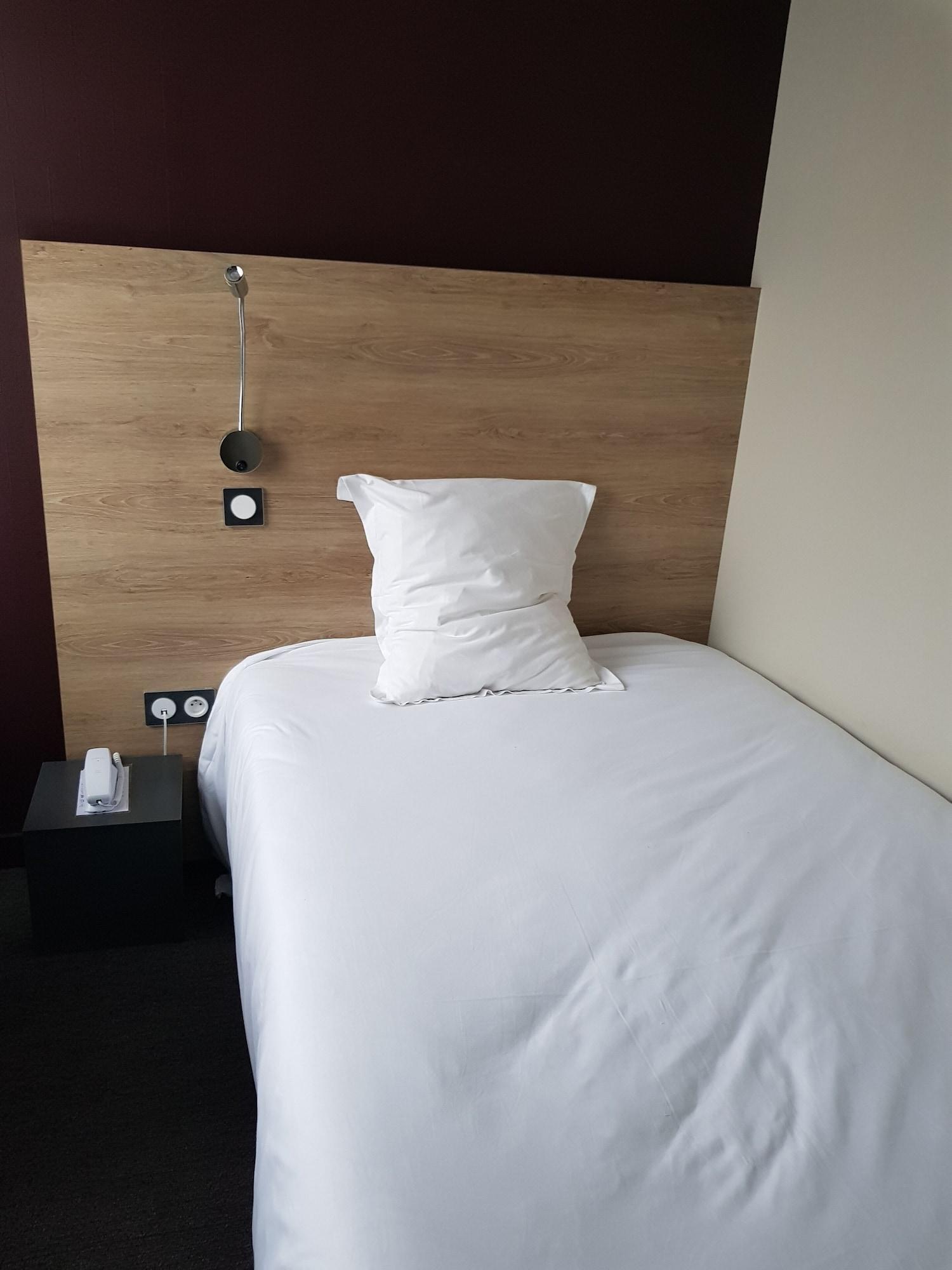 Logis Hotel A La Bonne Auberge Laval  Dış mekan fotoğraf
