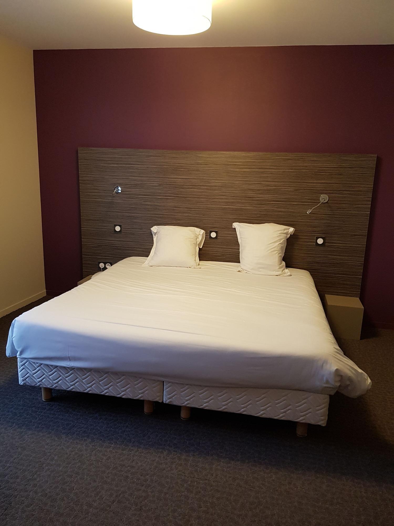 Logis Hotel A La Bonne Auberge Laval  Dış mekan fotoğraf
