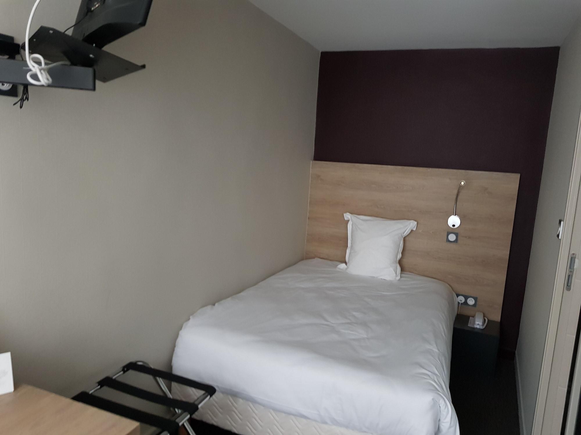 Logis Hotel A La Bonne Auberge Laval  Dış mekan fotoğraf