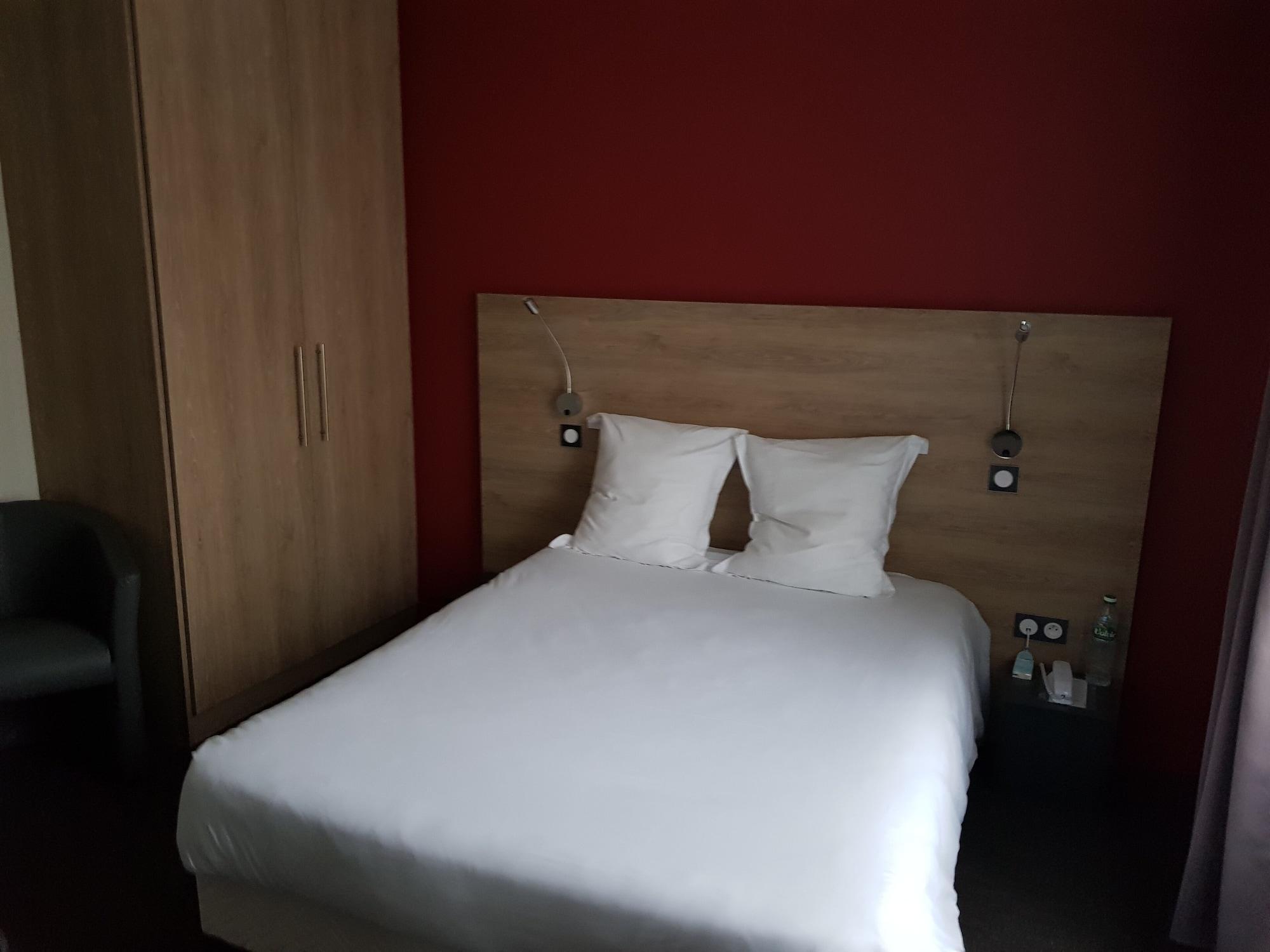 Logis Hotel A La Bonne Auberge Laval  Dış mekan fotoğraf