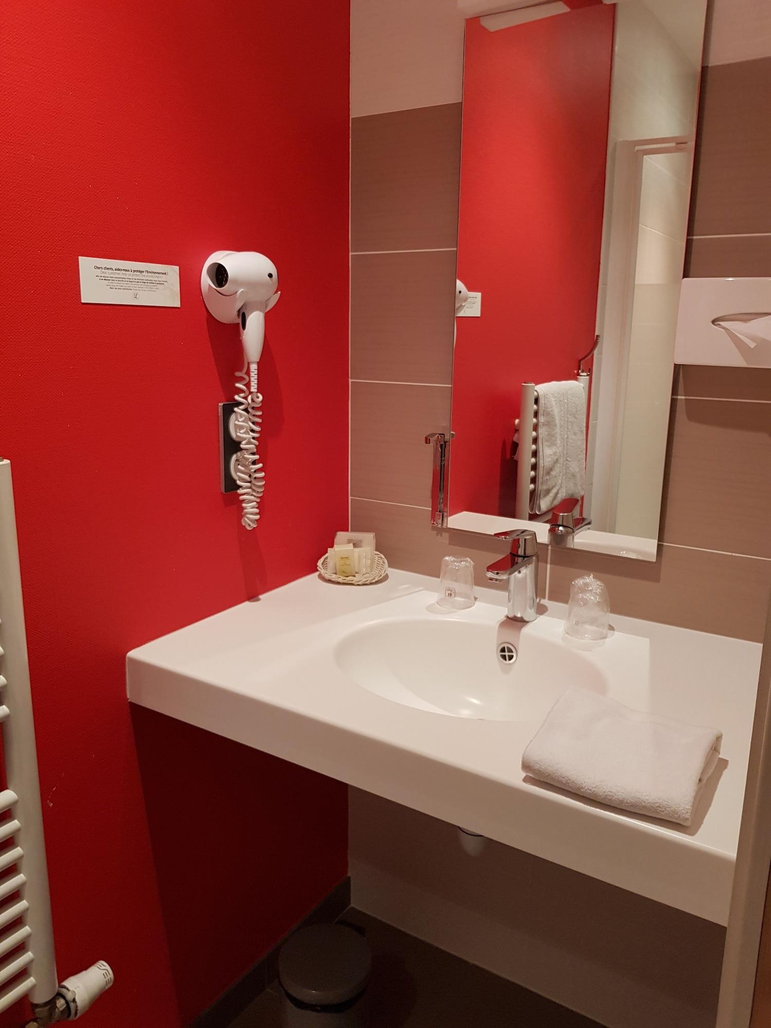 Logis Hotel A La Bonne Auberge Laval  Dış mekan fotoğraf