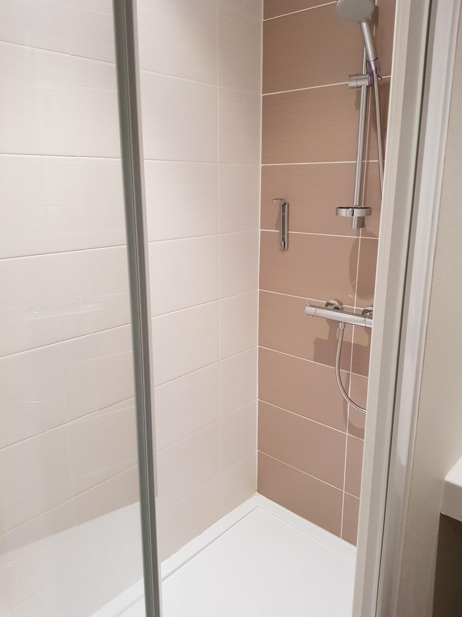 Logis Hotel A La Bonne Auberge Laval  Dış mekan fotoğraf
